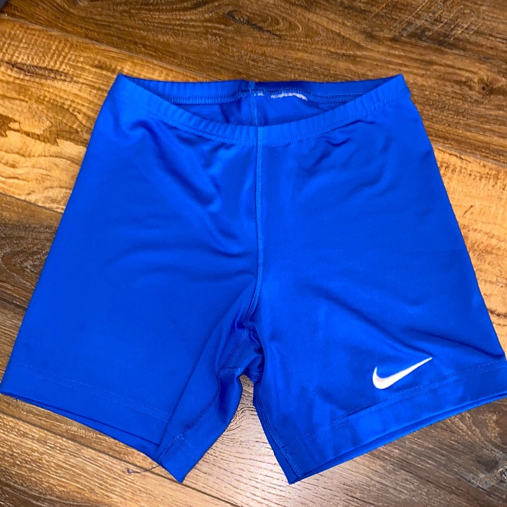 Used Nike Dri Fit 4” Volleyball shorts, M